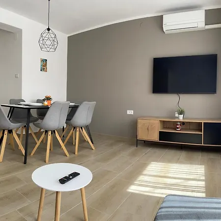 Apartament Homestead - Domacija - Nabergoj Podnanos