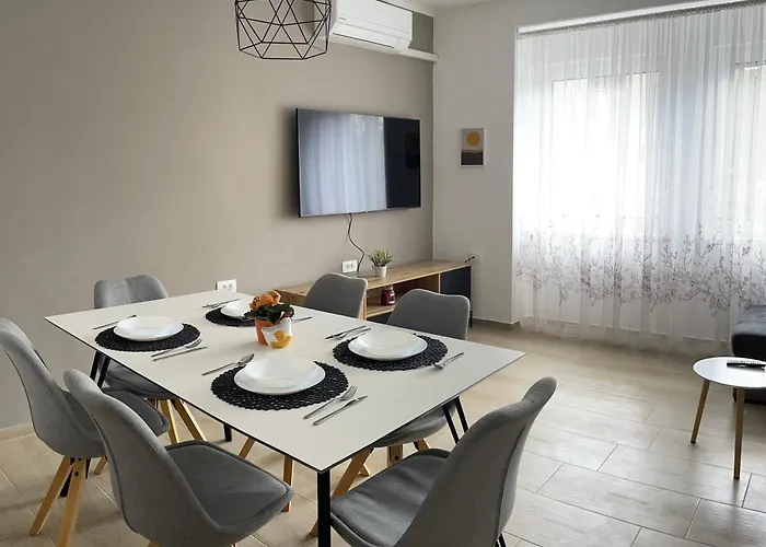 Homestead - Domacija - Nabergoj * Podnanos